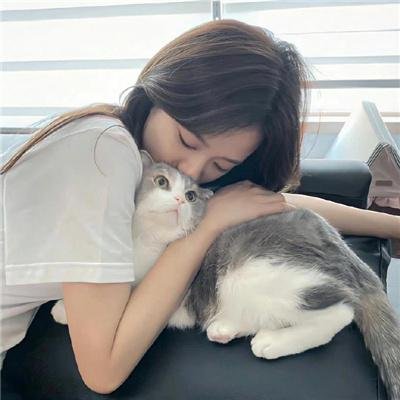后备箱里的女孩